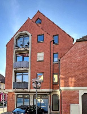 POCHERT IMMOBILIEN - Kleine 3-Zimmer-Wohnung in der Altstadt - Kompakt, zentral gemütlich !
