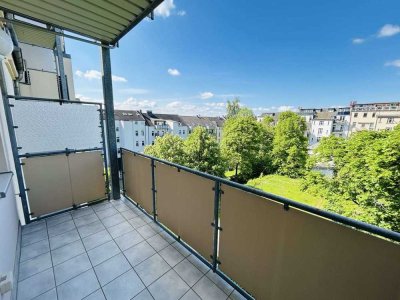 Tolle 3 Raum Wohnung mit Balkon & Stellplatz in Schlosschemnitz
