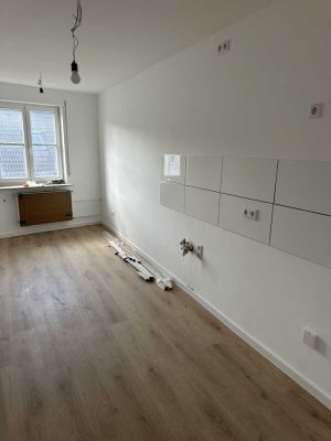 Erstbezug nach Sanierung: Attraktive 5-Raum-Wohnung mit gehobener Innenausstattung in Goldbach