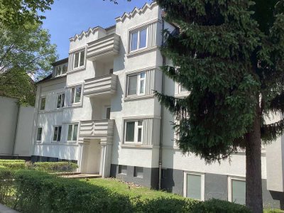 Top sanierte 2,5 Zimmer Wohnung mit Balkon, sofort anmietbar!