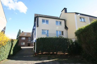 Smarter Wohnen! Geräumiges Appartement mit separater Küche! Zentrale Lage in Ratingen-Tiefenbroich!