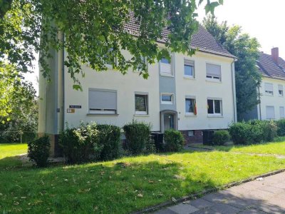 Helle 2 Zimmer-Dachgeschosswohnung zu vermieten!