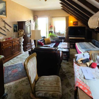 Günstige, gepflegte 2-Zimmer-Dachgeschosswohnung mit Balkon in Schleiden-Broich