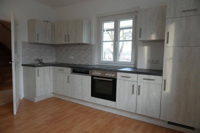 Doppelhaushälfte mit Garten, Keller &amp; Carport in ruhiger Lage Feldbach