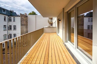 Geschmackvolle 5-Zimmer-Wohnung mit gehobener Innenausstattung mit Balkon und EBK in Halle (Saale)