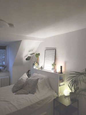 Super-schöne Dachgeschosswohnung in Duisburg Ruhrort, 2 Zimmer