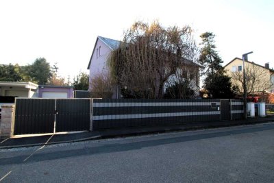 Mehr Zuhause geht nicht – großzügiges Wohnen mit Garten, Balkon und großem Dachstudio