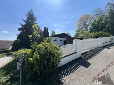 Charmantes Einfamilienhaus in Karnabrunn mit Panoramablick, Carport, und sehr ruhiger Lage für 349.900 €.