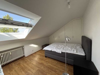 Möblierte, modernisierte 2-Zimmer-Dachgeschosswohnung in Ratingen