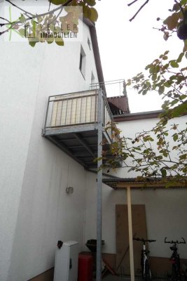 Langenhessen, 2-R-Whg. mit Balkon, inkl. EBK, Tageslichtbad mit Dusche + Badewanne