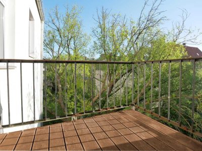 Im schönen Bismarckviertel in Steglitz! Helle, ruhige 3 Zi. Altbauwohnung mit Balkon und Grünblick