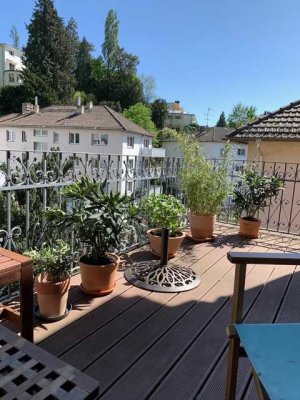 charmante große 3-Zimmer Wohnung mit Balkon und Gartenmitbenutzung