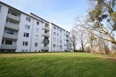 Gut gepflegt und einladend: Helle 3-Zimmerwohnung mit Balkon in Kassel Helleböhn