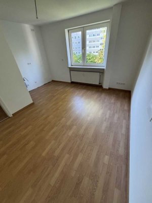 Erstbezug nach Renovierung  -  1-Zimmerwohnung für sofort