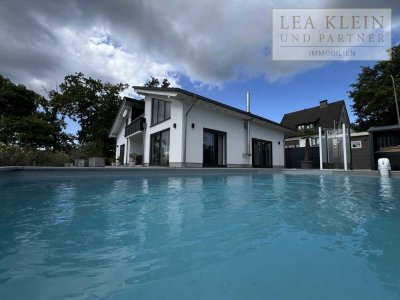 Lichtdurchflutetes Traumhaus mit Pool, Sauna & Panorama in Reichshof-Denklingen