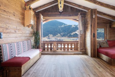 Stilvolle Dachgeschosswohnung mit Tiroler Charme (06715)