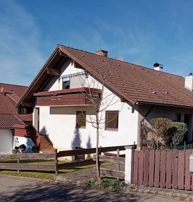 Doppelhaushälfte mit zwei separaten Wohneinheiten in Bad Grönenbach - provisionsfrei