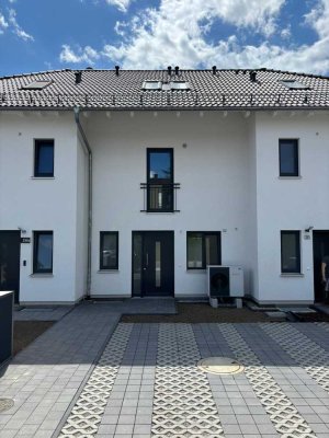 Ihr großes Traumhaus wartet auf Sie: Sofort einziehen und wohnen!