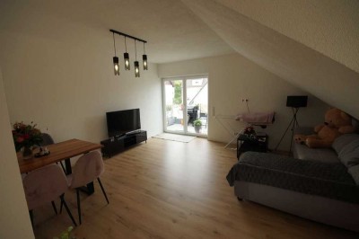 Neuwertige Dreizimmer DG-Wohnung in Zentrumsnähe zu verkaufen!