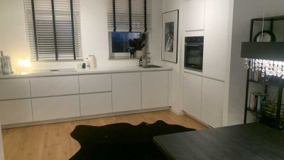 Hochwertig sanierte Wohnung im Zentrum von Refrath