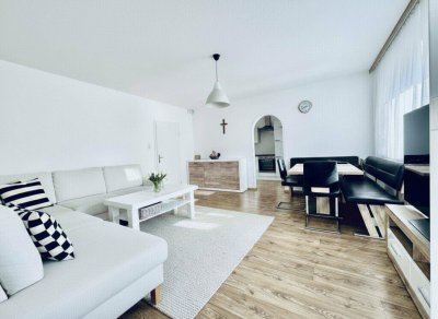 Schwaz: Zentrumsnahe, lichtdurchflutete 4-Zimmer-Familienwohnung mit sonniger Loggia und Lift