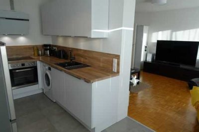 Helle 2-Zimmer Wohnung im 4. OG mit Balkon in Bogenhausen