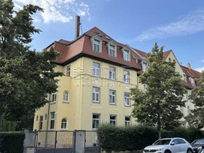 Lichtdurchflutete Maisonette-Wohnung mit Dachterrasse und EBK in Dresden Striesen - ab 01.09.25 frei