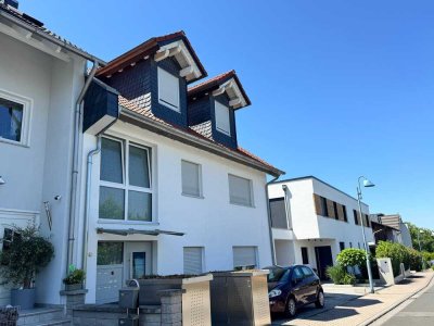 Wohnen über den Dächern von Hochheim – mit Stil, Charme und Sonnenterrasse!
