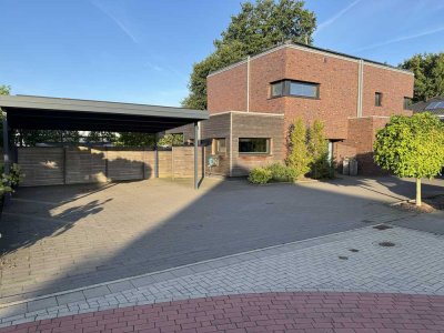 Neuwertiges Einfamilienhaus mit PV Anlage, Sauna, Garage, Carport und Klimaanlage