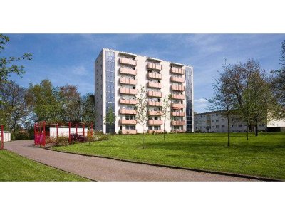 Frisch renovierte 3-Zimmer-Wohnung mit Balkon im Erdgeschoss