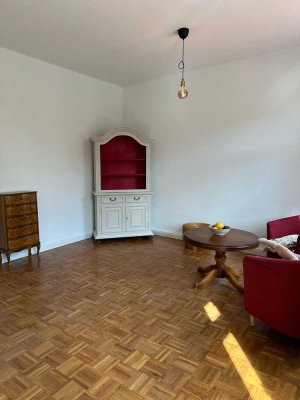 Kurzzeitmiete (ca. 9 Monate) : Geschmackvoll möblierte 2-Zimmer-Hochparterre  mit EBK in Potsdam