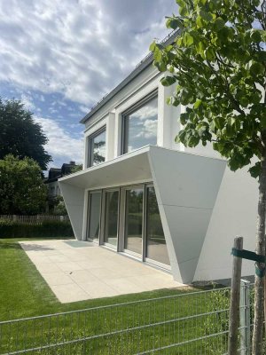 Neubau Einfamilienhaus mit möglicher Einliegerwohnung, Tiefgarage und unverbautem Ausblick