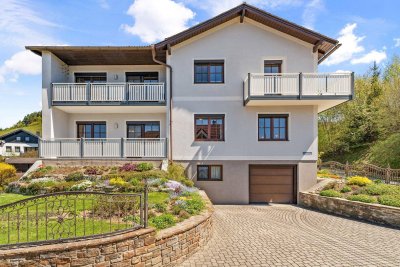 Ruhe. Weitblick. Lebensqualität – Gepflegtes Familienhaus mit Garten &amp; Sauna in Bad Schönau