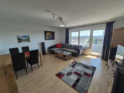 Sofort bezugsbereit! Toll geschnittene 2-Zimmer-Wohnung mit Südbalkon und schöner Aussicht