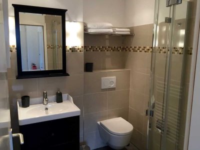 Charmante voll möblierte 1-Zimmer Wohnung im EG für Pendler  in Köln-Rath/Heumar