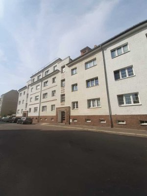 Gemütliche Wohnung. Vollständig möblierte und kürzlich gestrichene Zimmer.