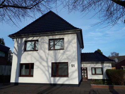 ruhige Maisonette-Wohnung, 3 1/2 Zimmer, ca. 96 qm, Balkon, EBK, Keller in Brhv.-Wulsdorf