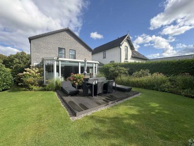 Schönes Einfamilienhaus in ruhiger Lage mit großem Garten, 2 Terrassen, Wintergarten und Garage