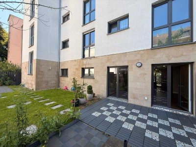 Unikat: Wohnung (131m²) mit Haus-im-Haus-Gefühl (155m² Garten) nur 15 Min bis ins Herz von Frankfur