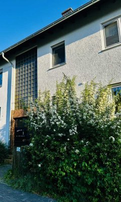 Renovierte 2-Zimmer-Souterrain-Wohnung