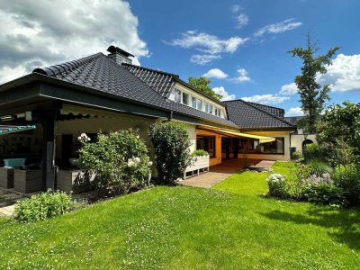 Exklusives Anwesen mit Einliegerwohnung / Mehrgenerationenhaus in Köln-Porz (Wahnheide)