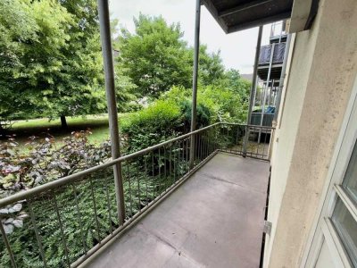 LEERE WERDENDE 2 ZIMMER ERDGESCHOSSWOHNUNG MIT BALKON
