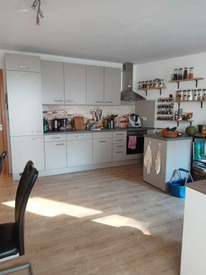 Stilvolle, modernisierte 2-Zimmer-EG-Wohnung mit Terrasse und Wintergarten EBK in Erding (Kreis)
