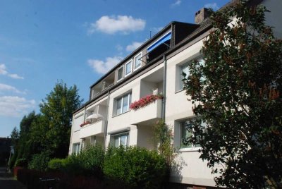 Perfekte Wohnung in Uni Nähe mit Balkon und neuer Küche