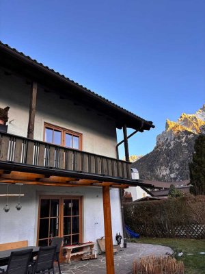 Helle 2-Zimmer-Wohnung mit zwei Balkonen in Mittenwald