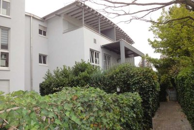 1 Zimmer-Wohnung mit Einbauküche, teilmöbliert, Souterrain