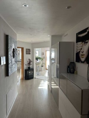 RESERVIERT!!! Schöne DG-Wohnung in Reihen mit Balkon, Garten, Garage uvm.