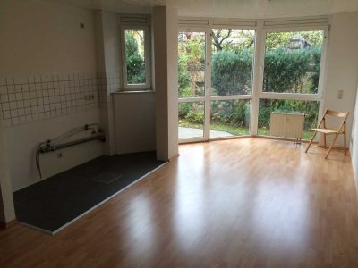 Lichtdurchflutete 2 Zimmer Wohnung mit Terrasse