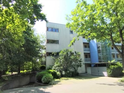 Neckarsulm, 3-Zi-Whg. im betreut.Wohnen + TG, EBK, Balkon, 90m², 2.OG