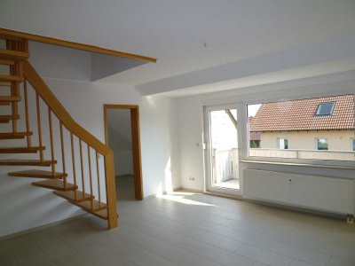 Moderne 4,5-Zimmer-Maisonette-Wohnung mit Balkon in Seukendorf